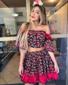 LOOKS PARA FESTA Julina