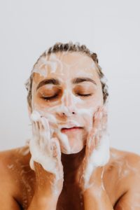 Sckin Care: o que é? Saiba como aderir essa rotina de cuidados
