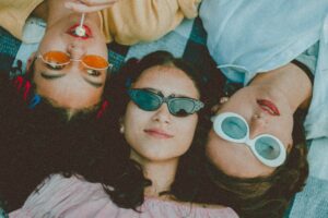 Modelos de óculos que nunca saem de moda: 3 ideias legais