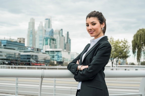 Look social feminino para trabalho. Como escolher?